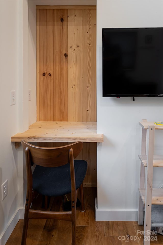 office area featuring hardwood / wood-style flooring