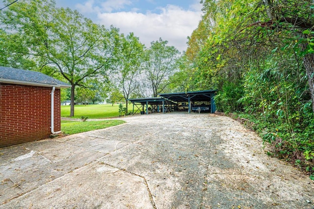 exterior space featuring a yard