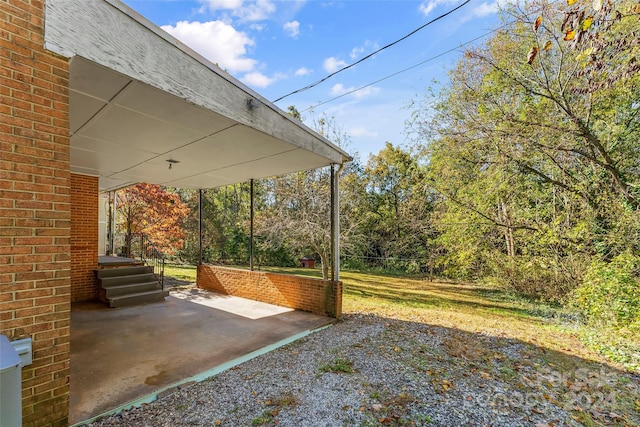 view of yard featuring a patio area