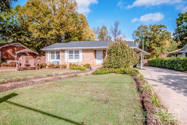 view of front of house with a front yard