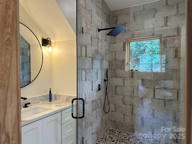 371 Hews Cir, Blowing Rock, NC 28605 - bathroom with a shower stall and vanity