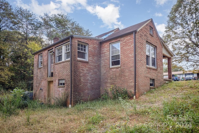 view of side of home