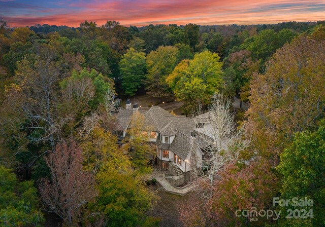 view of aerial view at dusk