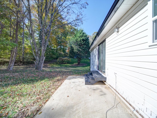 view of yard with a patio