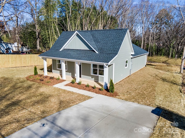 view of front of property featuring a porch