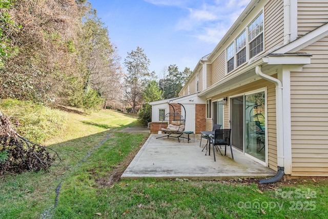 view of yard with a patio area