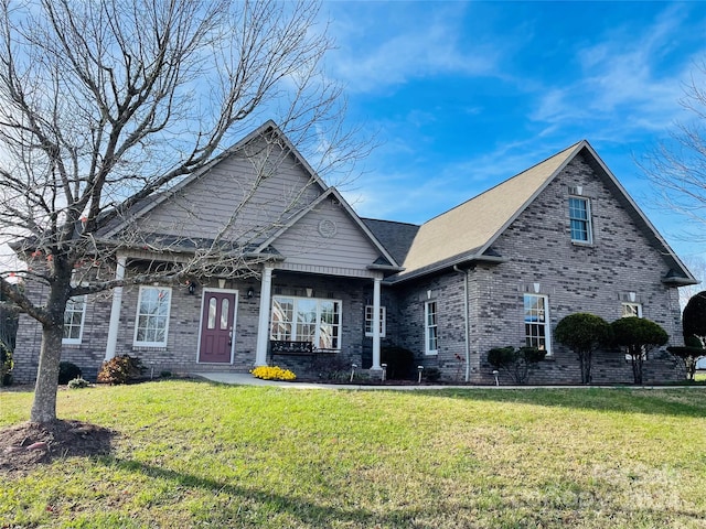 front of property featuring a front yard