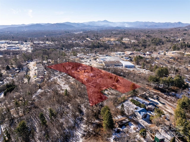 Listing photo 3 for 215 N Bear Creek Rd, Asheville NC 28806