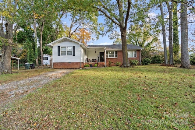 view of front of home with a front lawn