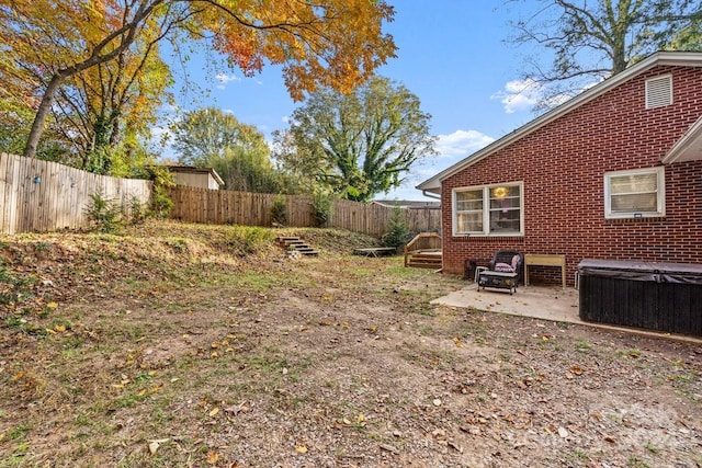 view of yard featuring a patio