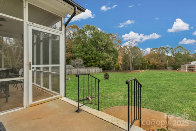 view of yard featuring a patio area