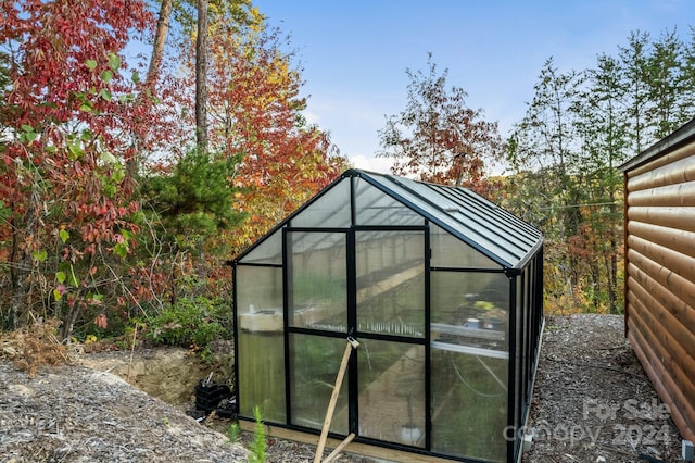 view of outbuilding