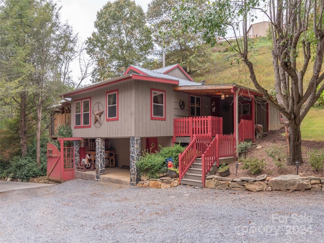 view of front of property