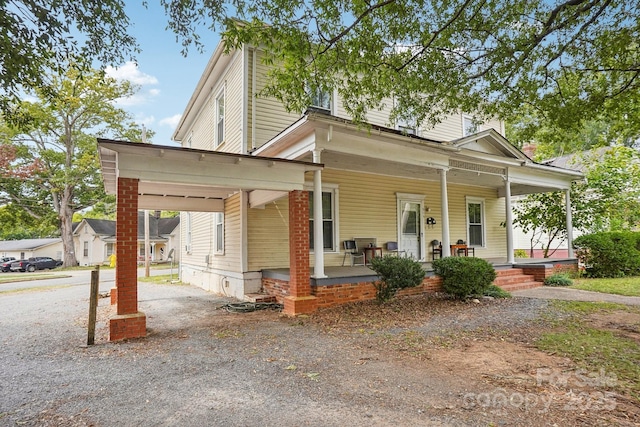 view of front of home featuring a porch