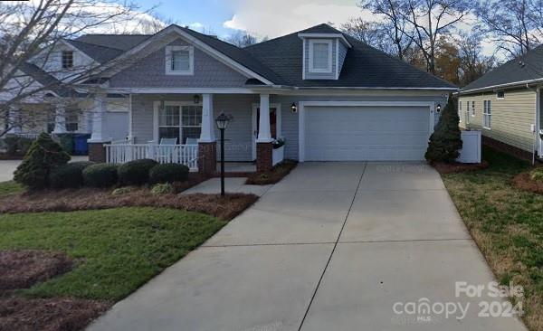 view of front of house featuring a porch