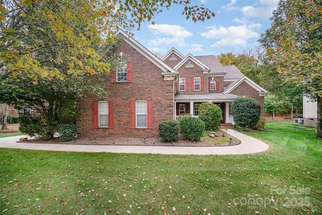 view of front of home featuring a front lawn