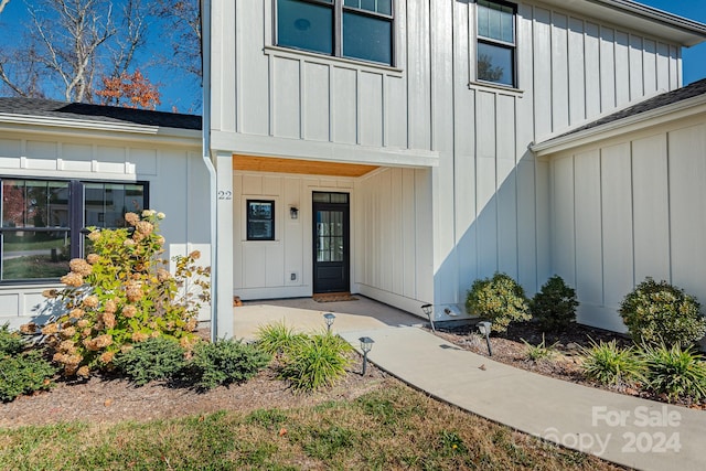 view of property entrance