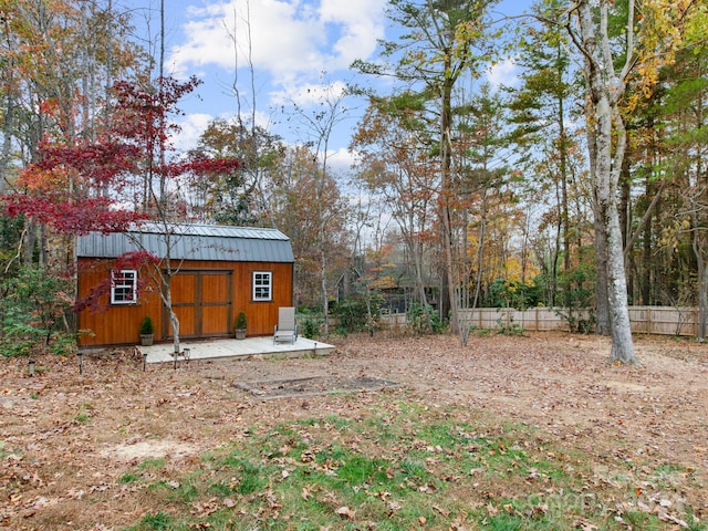 view of yard with a shed