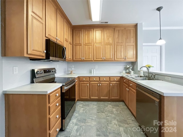 kitchen with crown molding, appliances with stainless steel finishes, hanging light fixtures, sink, and kitchen peninsula