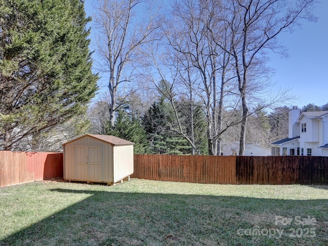 view of yard with a storage shed