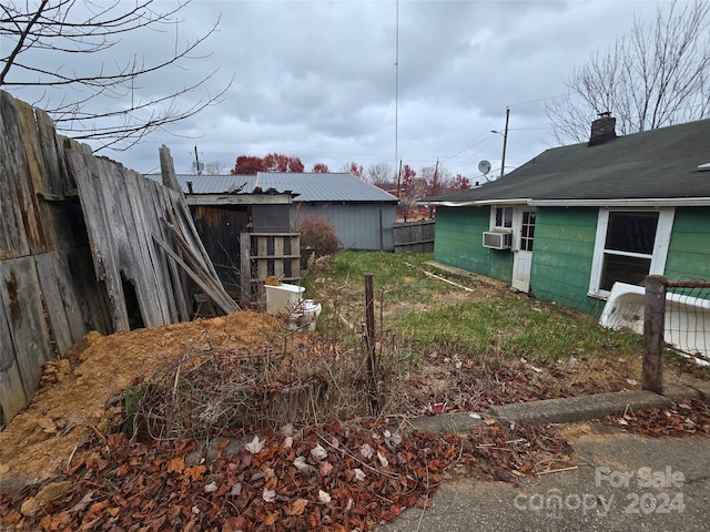 view of yard with cooling unit