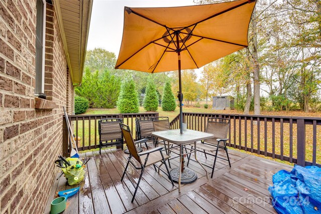 view of wooden deck