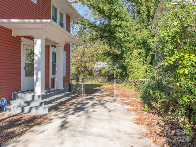1411 Lineberger Ave, Gastonia, NC 28052 - view of patio featuring a gate