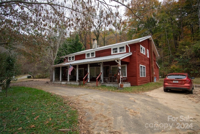 view of front of house featuring a porch