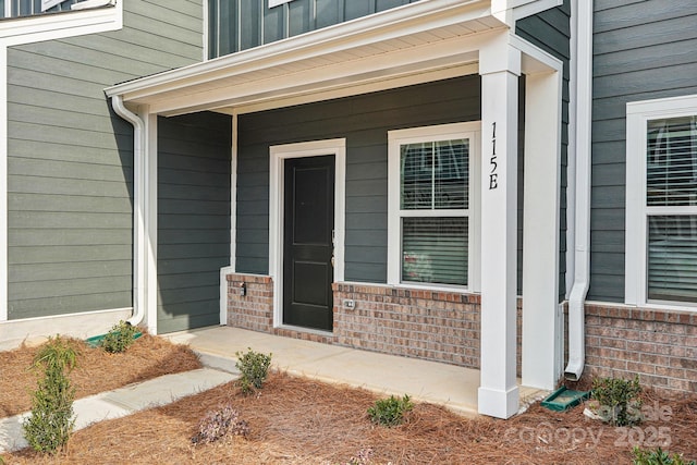 property entrance with a porch