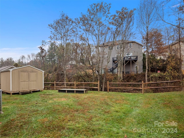 136 Lower Grassy Branch Rd, Asheville, NC 28805 - view of yard featuring a storage unit