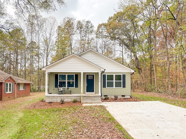 view of front of property with covered porch