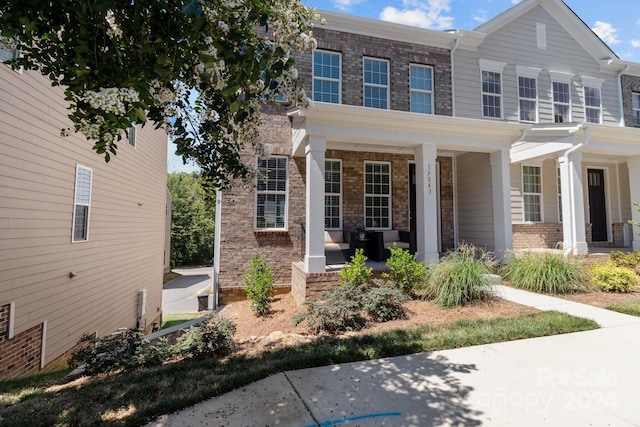 view of front of property featuring a porch