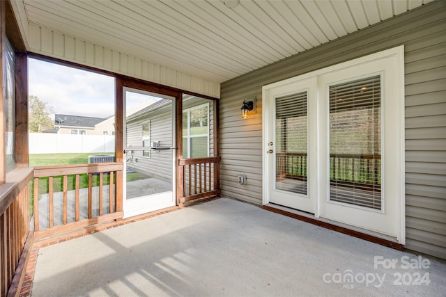 view of unfurnished sunroom