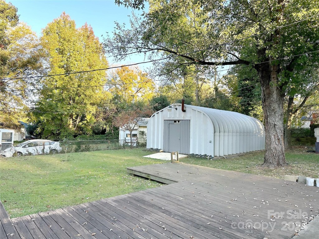 2310 Belfast Dr, Charlotte, NC 28208 - wooden deck with an outdoor structure