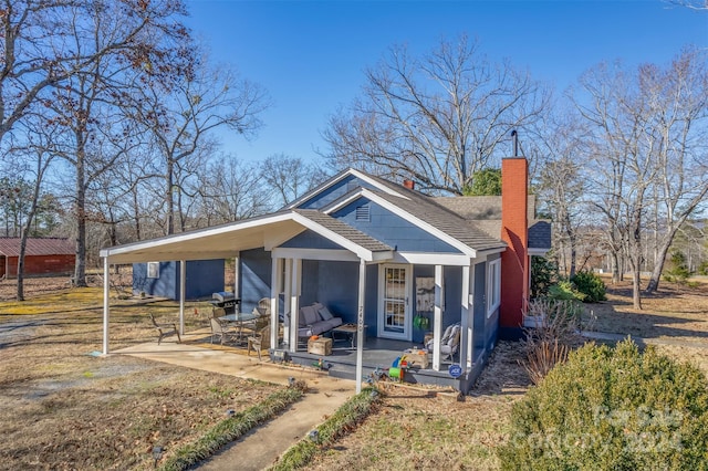 view of front of home featuring a patio area