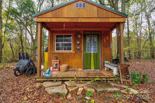 view of outbuilding