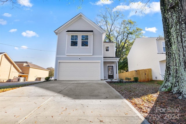 view of front property featuring a garage