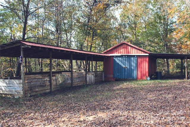 view of outdoor structure