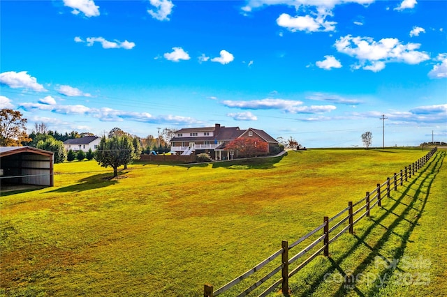 view of yard featuring a rural view