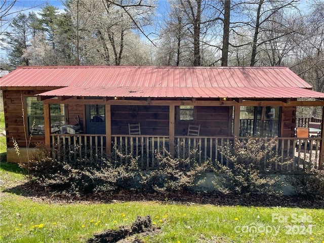 view of front of home featuring a porch