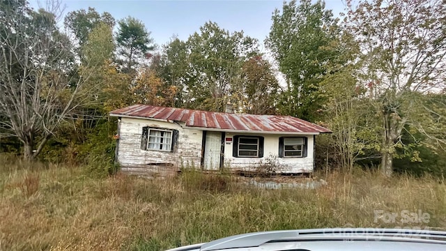 view of outdoor structure