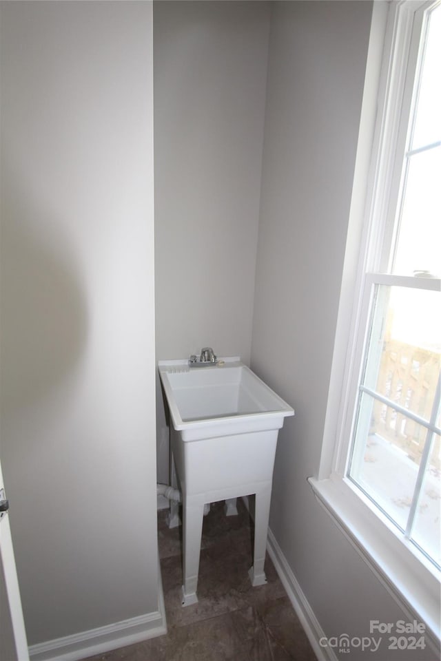 bathroom with plenty of natural light