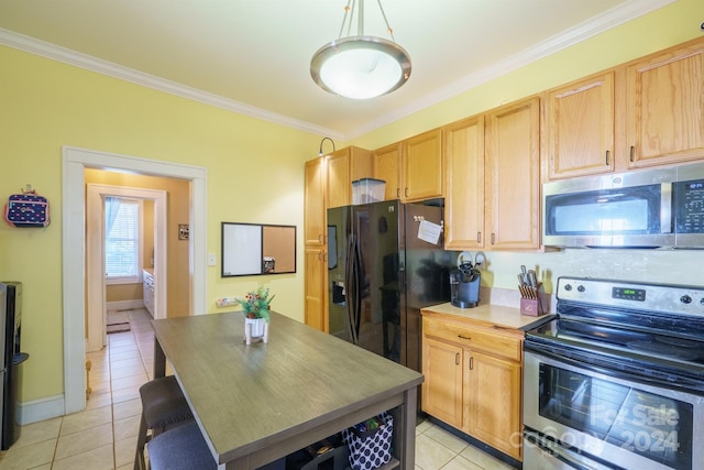402 W 7th St, Newton, NC 28658 - kitchen featuring stainless steel appliances, light tile patterned floors, crown molding, and light brown cabinets
