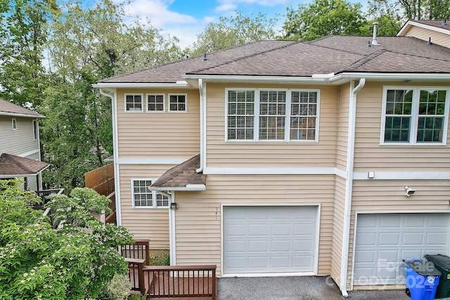 view of front of property featuring a garage