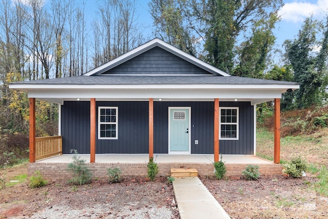 view of front facade featuring covered porch