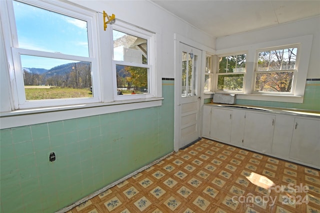 kitchen featuring a mountain view