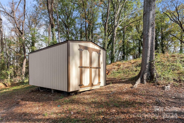 view of outbuilding