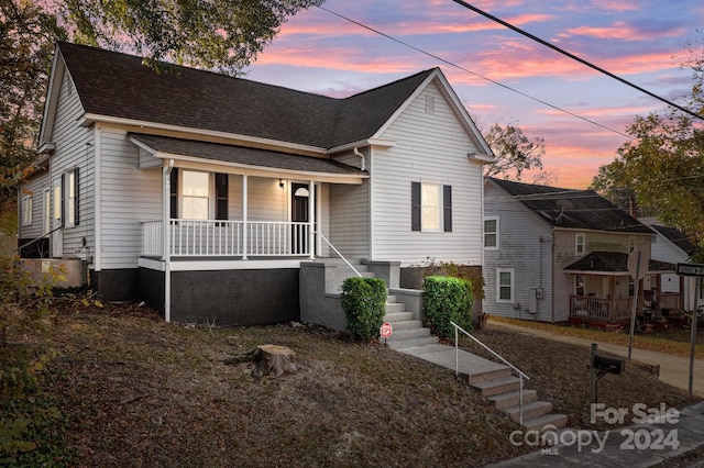 view of front of house featuring covered porch