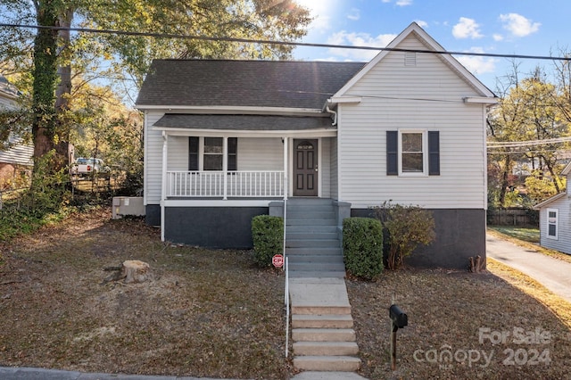 view of front of home featuring a porch