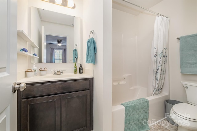 full bathroom featuring toilet, shower / tub combo, vanity, and ceiling fan